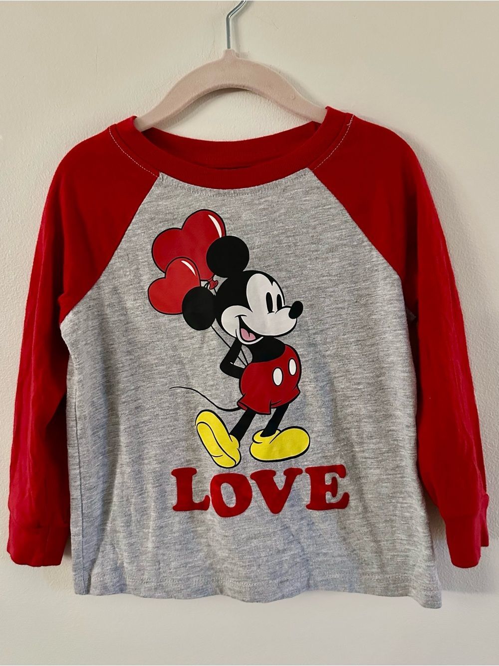 Disney Gray & Red Mickey Mouse 'Love' Raglan Long Sleeve Tee Toddler